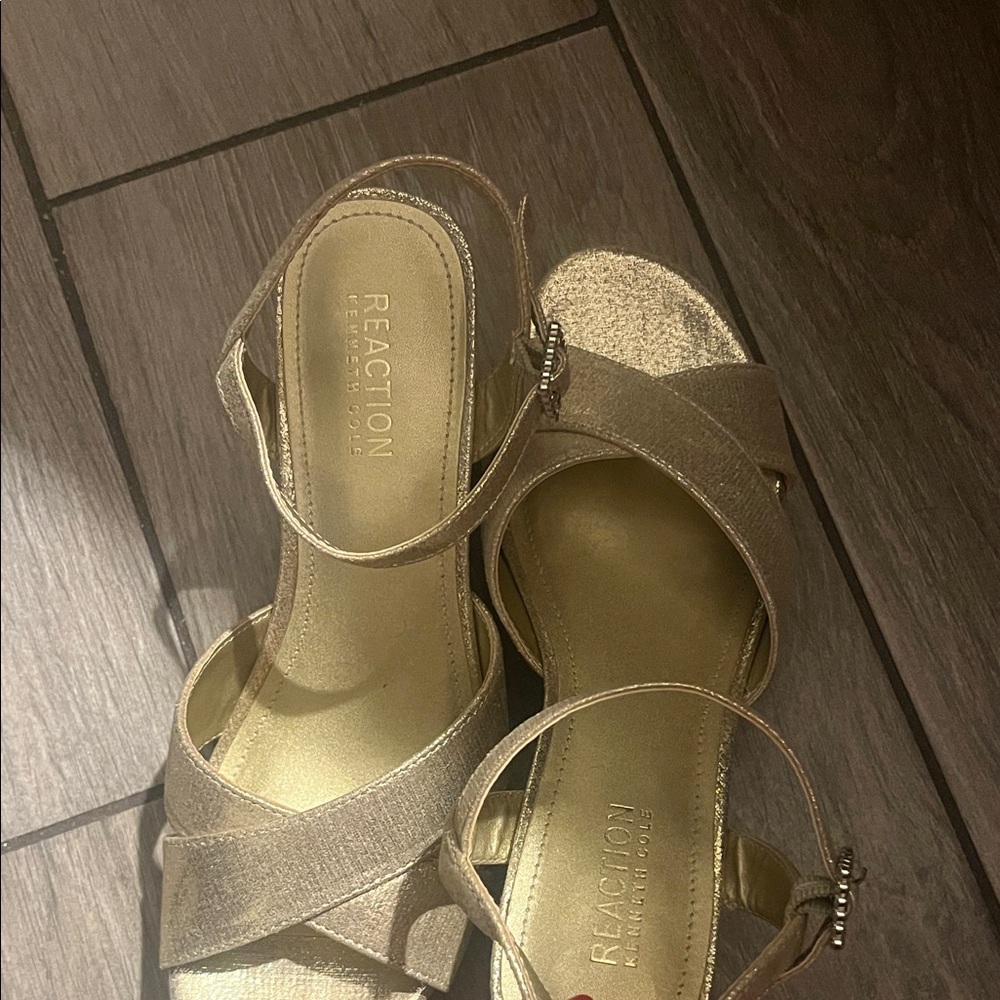 Kenneth Cole Reaction Beige Heels